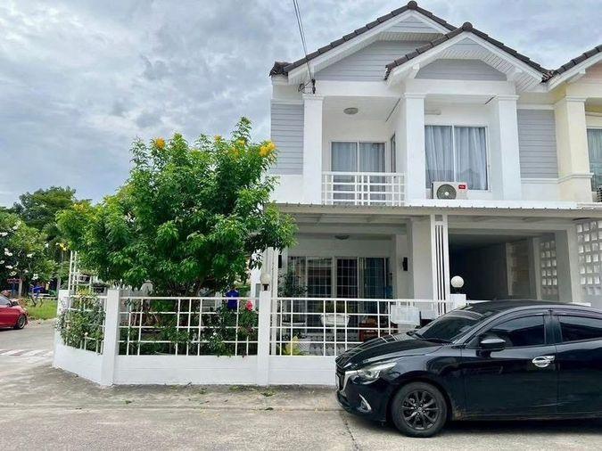 รูป ขายด่วน! บ้านแฝดรีโนเวทใหม่ ทำเลดี อ่าวอุดม ศรีราชา พร้อมอยู่  - รูปที่ 8/8