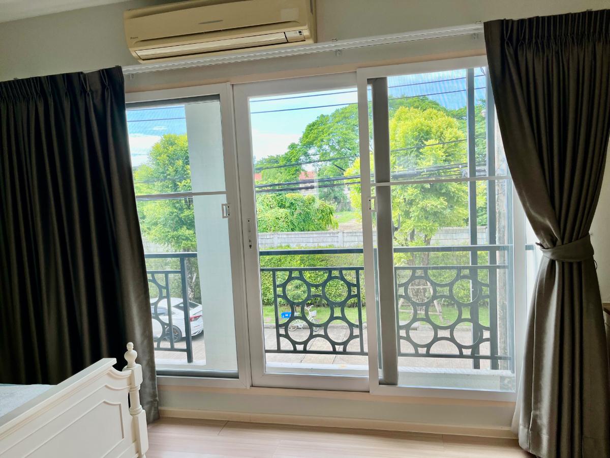 รูป ให้เช่า Townhome 3 ชั้น บ้านกลางเมือง พระราม 9 – มอเตอร์เวย์ เฟอร์นิเจอร์ครบ พร้อมเข้าอยู่ หน้าบ้านไม่ชนใคร เดินทางสะดวก ใกล้สนามบินสุวรรณภูมิ - รูปที่ 15/23