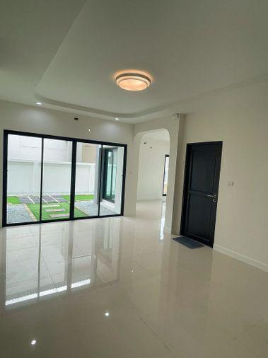 picture Urgent sale! Detached house in The Complete Sriracha project. Excellent condition, great value. - 3/19