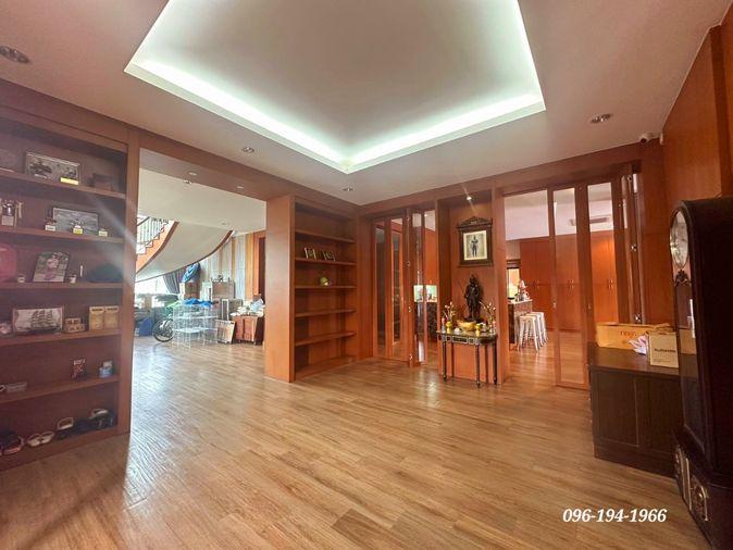 picture Resort-Style Living in Bangkok: Massive 650 Sq.m. Estate with Private Pool & Jacuzzi ✨ - 10/46