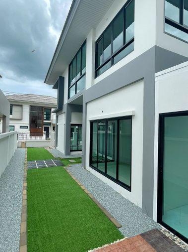 picture Urgent sale! Detached house in The Complete Sriracha project. Excellent condition, great value. - 18/19