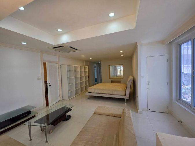รูป ให้เช่า บ้านเดี่ยวหลังใหญ่รีโนเวทใหม่ สีลมซอย 13 เลขที่ 30 - รูปที่ 15/20