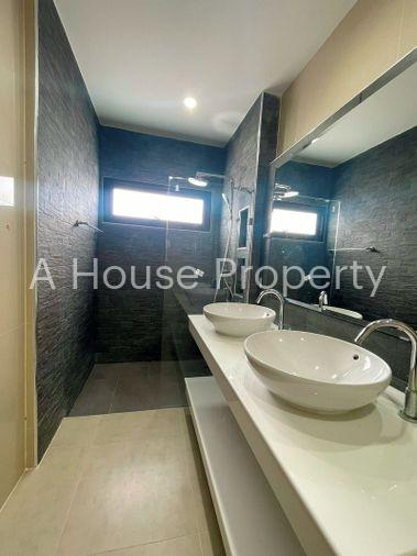 picture Urgent sale! Detached house in The Complete Sriracha project. Excellent condition, great value. - 8/19