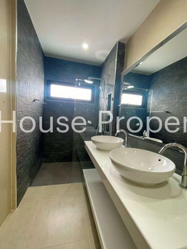 picture Urgent sale! Detached house in The Complete Sriracha project. Excellent condition, great value. - 8/19