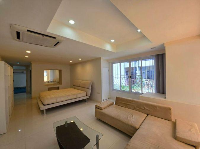 รูป ให้เช่า บ้านเดี่ยวหลังใหญ่รีโนเวทใหม่ สีลมซอย 13 เลขที่ 30 - รูปที่ 13/20