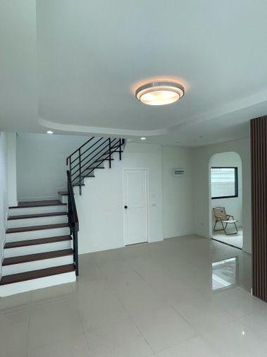 picture Urgent sale! Detached house in The Complete Sriracha project. Excellent condition, great value. - 4/19