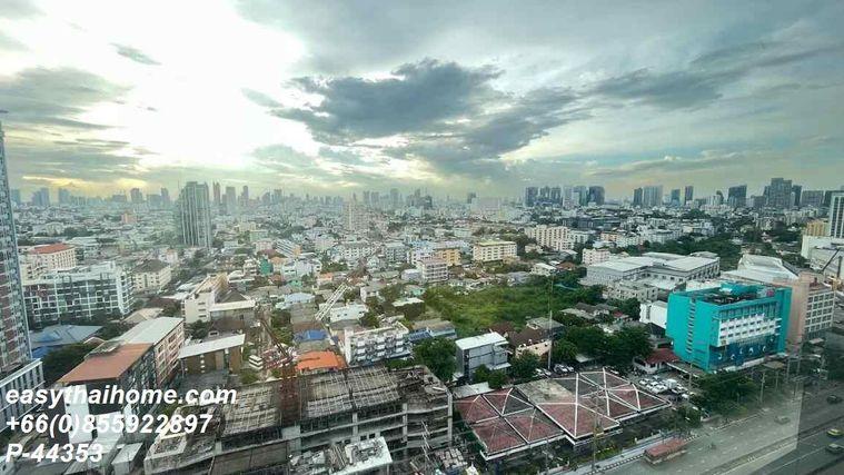 รูป P-44353 ไลฟ์ แอท รัชดา - สุทธิสาร🔥 คอนโดให้เช่า ชั้นสูง วิวเมือง ใกล้ MRT สุทธิสาร พร้อมเครื่องซักผ้า! 🔥 | Line ID: @easythaihome | 085-592-2897 - รูปที่ 4/15