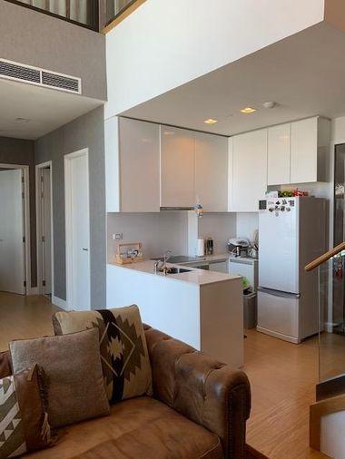 picture Duplex Penthouse Condo, Equinox Phaholyothin, overlooking Vibhavadi Rangsit Road. - 5/20