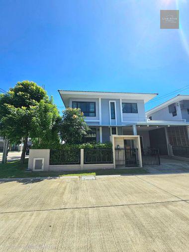 รูป ขายด่วน บ้านแฝดหลังใหญ่ ใกล้โรงเรียนสารสาสน์ประชาอุทิศ และ โรงเรียนสารสาสน์วิเทศศึกษา - รูปที่ 2/10