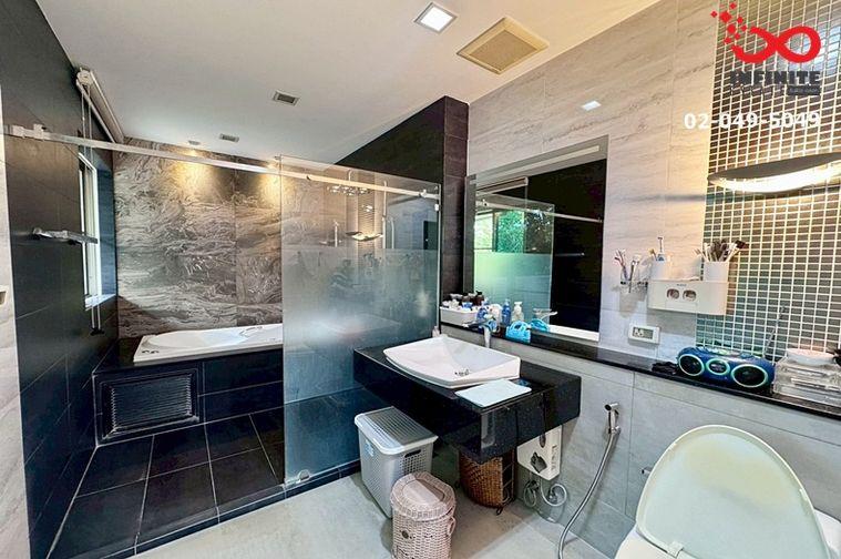 รูป ขายบ้านเดี่ยว 2 ชั้น โครงการปัญญาอินทรา P1 บนที่ดินมากถึง 620 ตรว. แปลงริม   - รูปที่ 13/18