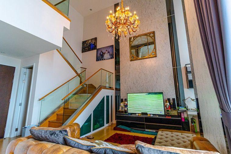 picture Duplex Penthouse Condo, Equinox Phaholyothin, overlooking Vibhavadi Rangsit Road. - 7/20