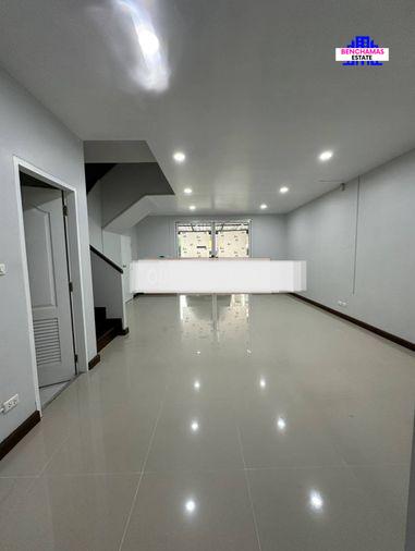 รูป 🔥 ขายต่ำกว่าราคาประเมิน! นัมเบอร์วัน ทาวน์โฮม วงแหวนบางนา–ราม 2 (Number One Townhome Bangna–Ram 2) | ใกล้ Mega บางนา และสนามบินสุวรรณภูมิ - รูปที่ 14/15