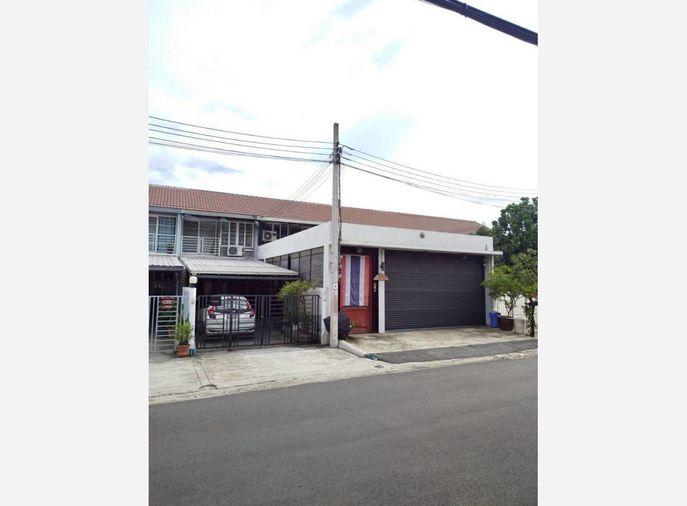 picture Call : 094-419-9594 Two adjoining townhouses 66 sq.wa 4 Beds 4 Baths Soi Kamphaeng Phet 6, Laksi - 2/12