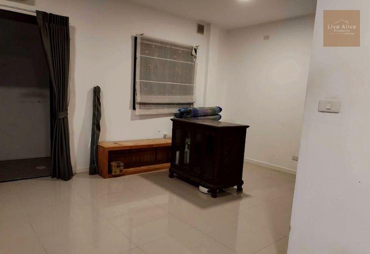 รูป ขายด่วน บ้านแฝดหลังใหญ่ ใกล้โรงเรียนสารสาสน์ประชาอุทิศ และ โรงเรียนสารสาสน์วิเทศศึกษา - รูปที่ 10/10