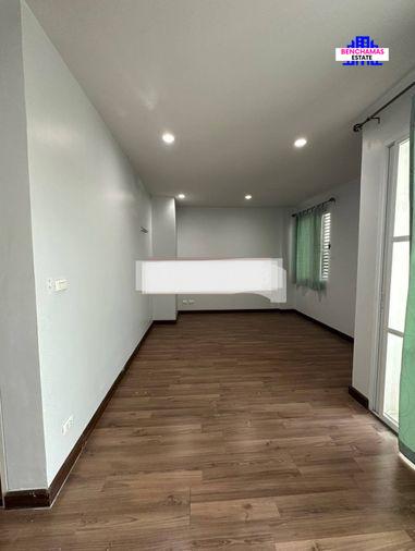 รูป 🔥 ขายต่ำกว่าราคาประเมิน! นัมเบอร์วัน ทาวน์โฮม วงแหวนบางนา–ราม 2 (Number One Townhome Bangna–Ram 2) | ใกล้ Mega บางนา และสนามบินสุวรรณภูมิ - รูปที่ 11/15
