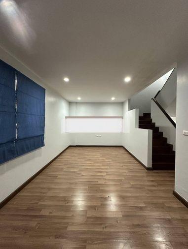 รูป 🔥 ขายต่ำกว่าราคาประเมิน! นัมเบอร์วัน ทาวน์โฮม วงแหวนบางนา–ราม 2 (Number One Townhome Bangna–Ram 2) | ใกล้ Mega บางนา และสนามบินสุวรรณภูมิ - รูปที่ 5/15