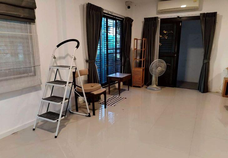 รูป ขายด่วน บ้านแฝดหลังใหญ่ ใกล้โรงเรียนสารสาสน์ประชาอุทิศ และ โรงเรียนสารสาสน์วิเทศศึกษา - รูปที่ 8/10