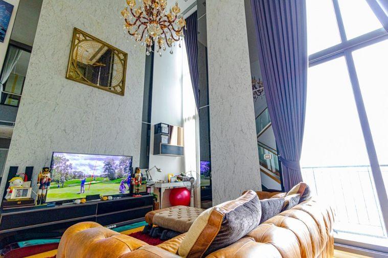 picture Duplex Penthouse Condo, Equinox Phaholyothin, overlooking Vibhavadi Rangsit Road. - 1/20
