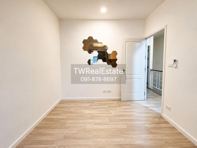 รูป ขายทาวน์โฮม 3 ชั้น Patio Srinakarin – Rama 9 ทำเลกรุงเทพกรีฑา บ้านสวยพร้อมอยู่ ติดแอร์ทุกห้อง พื้นที่กว้าง 29.8 ตร.ว. ใกล้รถไฟฟ้า ทางด่วน - รูปที่ 10/21