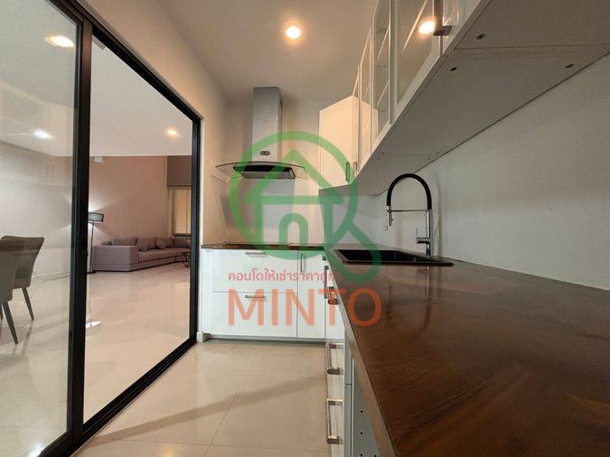 รูป 🏡 ทาวน์โฮมหรู 3 ชั้น ทำเลทองกรกรุงเทพกรีฑาตัดใหม่! จดทะเบียนบริษัทได้ แต่งครบพร้อมอยู่ ✨ - รูปที่ 16/22