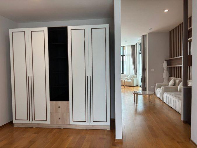 รูป 🏡 ทาวน์โฮมหรู 3 ชั้น ทำเลทองกรกรุงเทพกรีฑาตัดใหม่! จดทะเบียนบริษัทได้ แต่งครบพร้อมอยู่ ✨ - รูปที่ 18/22