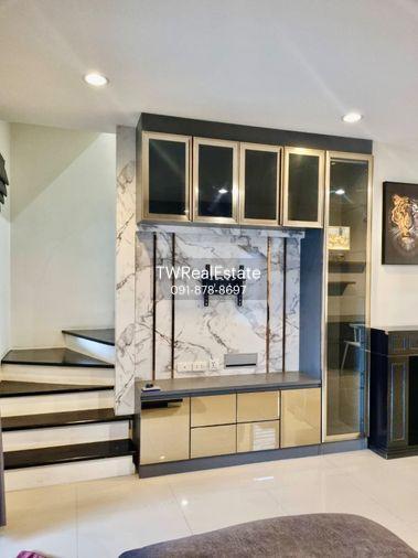 รูป ขายทาวน์โฮม 3 ชั้น Patio Srinakarin – Rama 9 ทำเลกรุงเทพกรีฑา บ้านสวยพร้อมอยู่ ติดแอร์ทุกห้อง พื้นที่กว้าง 29.8 ตร.ว. ใกล้รถไฟฟ้า ทางด่วน - รูปที่ 4/21