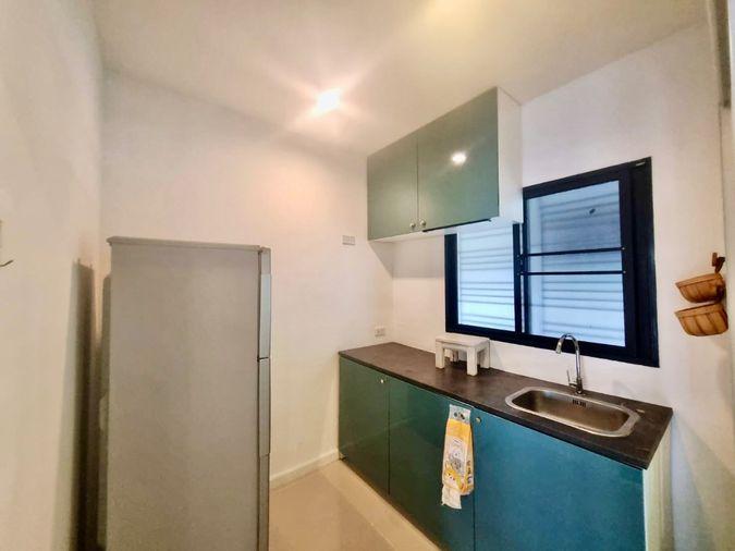 รูป ขายทาวน์โฮม 3 ชั้น Patio Srinakarin – Rama 9 ทำเลกรุงเทพกรีฑา บ้านสวยพร้อมอยู่ ติดแอร์ทุกห้อง พื้นที่กว้าง 29.8 ตร.ว. ใกล้รถไฟฟ้า ทางด่วน - รูปที่ 5/21