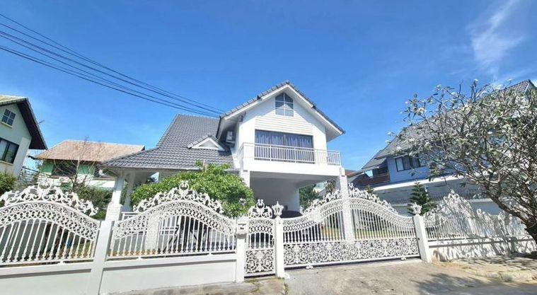 picture Ready-to-move-in detached house, Country Home 2 Surasak, Sriracha. Ideal for families. - 1/17