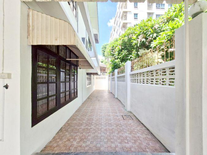 picture HK0480, House for rent 3 Br.,Huaikhwang - 3/17