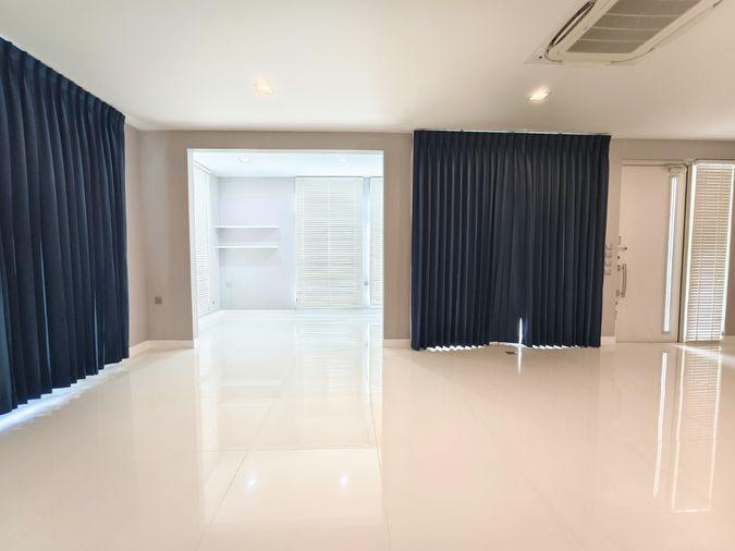 รูป ขาย มัณฑนา เวสเกต ติดถนนหลัก หน้าทะเลสาบส่วนกลาง บ้านสวยพร้อมอยู่ 117 ตร.ว. 4ห้องนอน(มีห้องนอนชั้นล่าง) 5ห้องน้ำ ที่จอดรถสูงสุด6คัน - รูปที่ 8/34