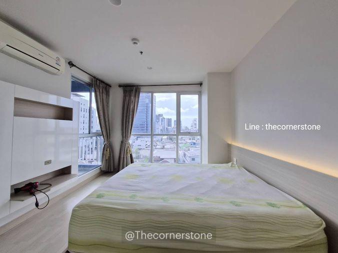 picture For Rent ❗️ 𝐀 𝐒𝐩𝐚𝐜𝐢𝐨𝐮𝐬 𝟏𝐁𝐞𝐝𝐫𝐨𝐨𝐦 𝐮𝐧𝐢𝐭. “ 𝐑𝐡𝐲𝐭𝐡𝐦 𝐑𝐚𝐭𝐜𝐡𝐚𝐝𝐚 “ Size 𝟱𝟭 Sq.m. Next to MRT-Ratchadapisek - 2/17