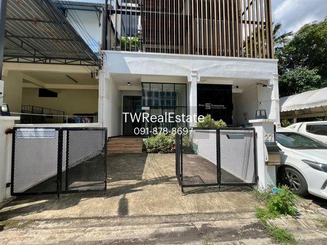 รูป เช่าโฮมออฟฟิศ 4.5 ชั้น สุขุมวิท 62 พื้นที่ขนาดใหญ่ ดีไซน์ทันสมัย ใกล้ BTS บางจาก เหมาะสำหรับสำนักงานมืออาชีพ - รูปที่ 2/42