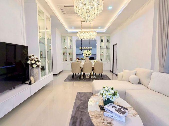 picture Beautiful house in Pattaya, Chokchai Village 10. Spacious area, fully functional, move in Ready - 2/12