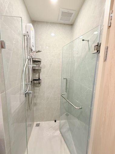 picture Ready to move in " 𝐍𝐮𝐞 𝐃𝐢𝐬𝐭𝐫𝐢𝐜𝐭 𝐑𝟗 " Floor 32 , Fully Furnished , Near : MRT-Rama 9 , G Tower - 12/13