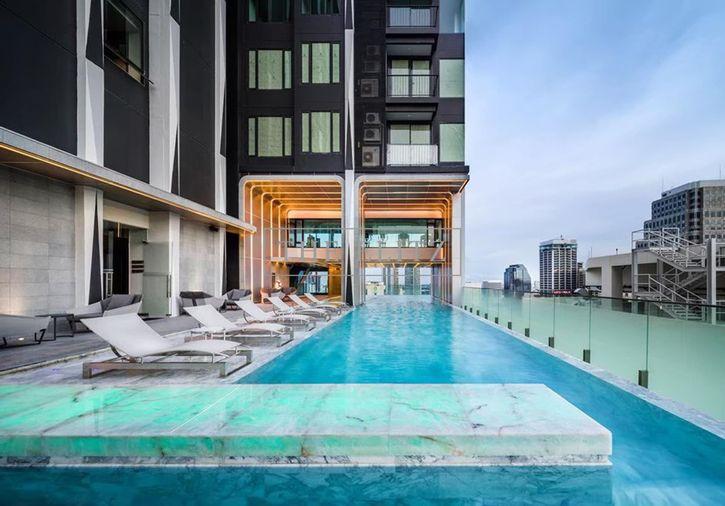 รูป ✨The Ultimate Asoke Lifestyle | Stylish Luxury Condo for Rent, Steps away from BTS & MRT Interchange✨ - รูปที่ 16/18