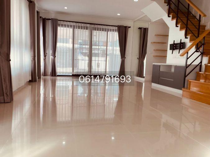 รูป เช่า** บ้านแฝด 3 ชั้น ศุภาลัย เอสเซ้นส์ ลาดพร้าว 107 / 55,000 - รูปที่ 2/11