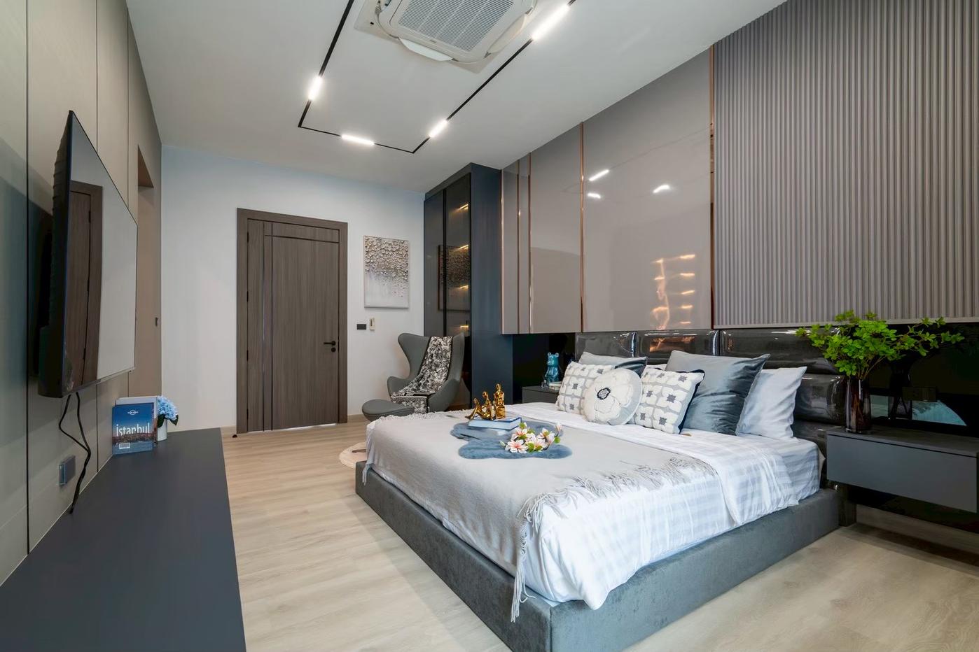 picture Luxury Pool Villa for Sale Mabprachan East Pattaya - 16/28