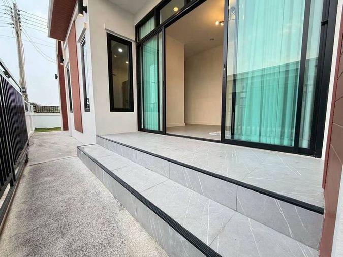 รูป ขายบ้านเดี่ยวมือ 1 ทำเลทอง ตรงข้ามอนามัยบึง ศรีราชา พร้อมอยู่ - รูปที่ 13/17