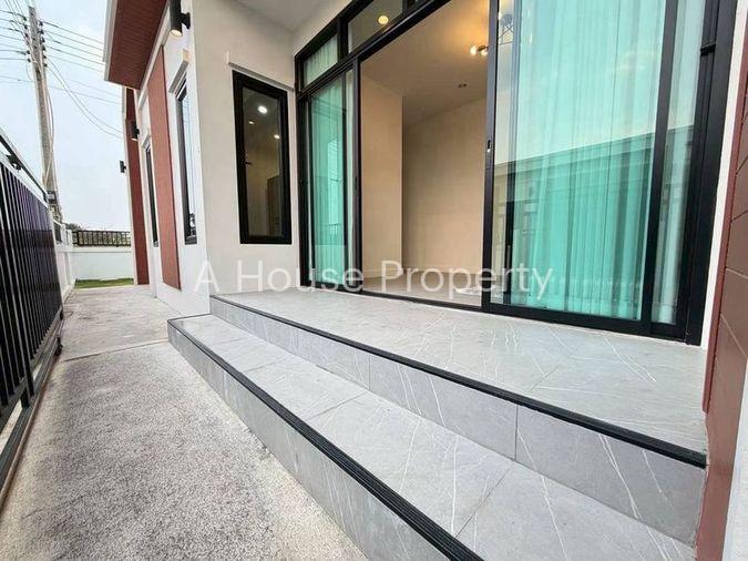 รูป ขายบ้านเดี่ยวมือ 1 ทำเลทอง ตรงข้ามอนามัยบึง ศรีราชา พร้อมอยู่ - รูปที่ 13/17