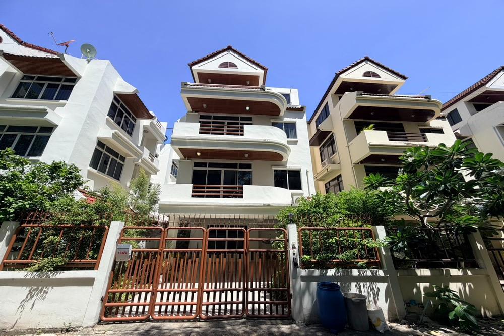 รูป เช่าบ้านเดี่ยว !!  House in Phromphong, 5 ห้องนอน, 5 ห้องน้ำ, 4 ชั้น, มีสวนขนาดเล็ก, มีที่จอด 2-3 คัน !! Code C20230109716 แต่งครบ, พร้อมเข้าอยู่ 📣📣 - รูปที่ 13/13