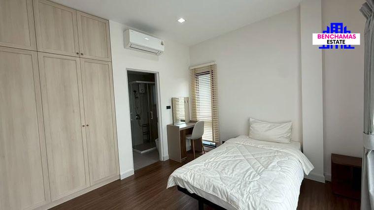 picture Venue ID Vibhavadi–Phaholyothin | Near Don Mueang Tollway - 9/20