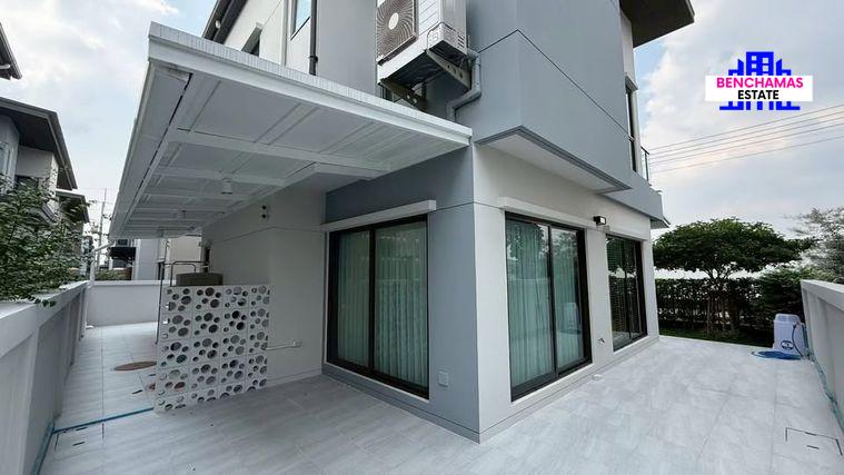picture Venue ID Vibhavadi–Phaholyothin | Near Don Mueang Tollway - 2/20