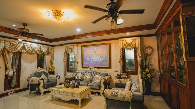picture A luxury mansion on a large plot of land, located on the main Chak Kho-Nong Kham road in Sriracha. - 18/20