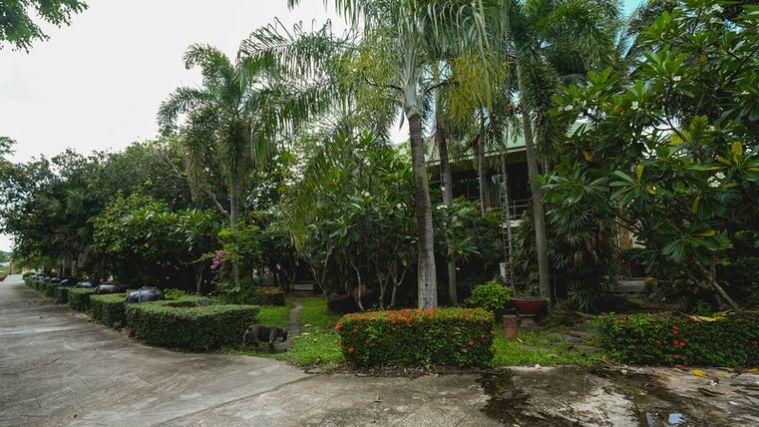 picture A luxury mansion on a large plot of land, located on the main Chak Kho-Nong Kham road in Sriracha. - 10/20