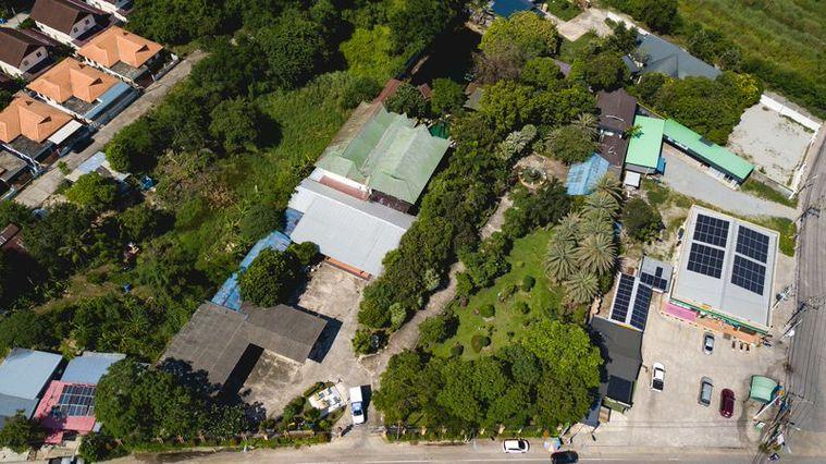 picture A luxury mansion on a large plot of land, located on the main Chak Kho-Nong Kham road in Sriracha. - 2/20