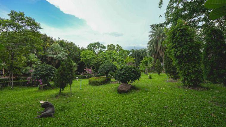 picture A luxury mansion on a large plot of land, located on the main Chak Kho-Nong Kham road in Sriracha. - 9/20