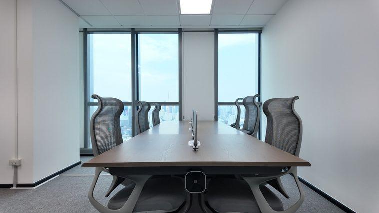 รูป WoKii @V One Tower 40ตรม พื้นที่สำนักงานให้เช่าใกล้ MRT พระราม 9 เซ็นทรัล พระราม 9 ตกแต่งครบ พร้อมเฟอร์นิเจอร์ ใช้งานได้ทันที - รูปที่ 1/6