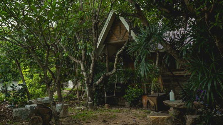 picture A luxury mansion on a large plot of land, located on the main Chak Kho-Nong Kham road in Sriracha. - 15/20