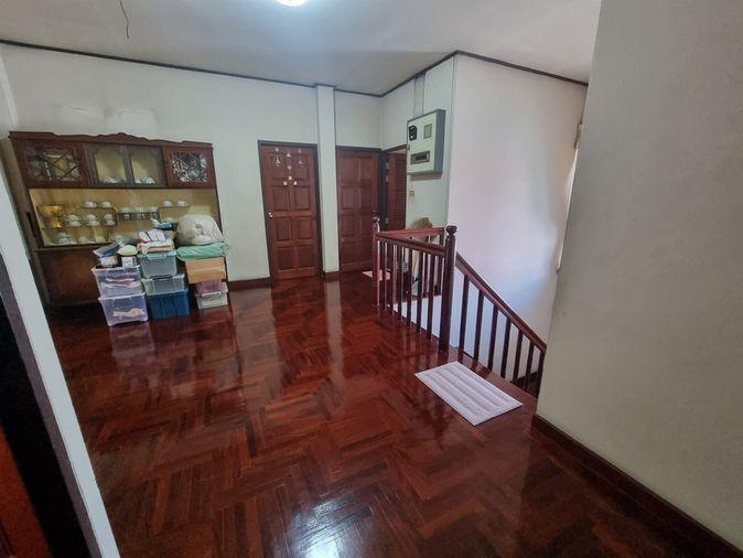 รูป Call : 081-343-6920 ขายบ้านเดี่ยว ถนนจักกะพาก ปากน้ำ สมุทรปราการ เนื้อที่ 122.8 ตารางวา 6 ห้องนอน 2 ห้องน้ำ จอดรถ 6 คัน ตรงข้าม รพ.สมุทรปราการ - รูปที่ 7/12