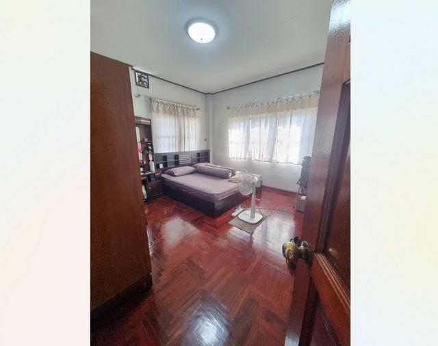 รูป Call : 081-343-6920 ขายบ้านเดี่ยว ถนนจักกะพาก ปากน้ำ สมุทรปราการ เนื้อที่ 122.8 ตารางวา 6 ห้องนอน 2 ห้องน้ำ จอดรถ 6 คัน ตรงข้าม รพ.สมุทรปราการ - รูปที่ 8/12